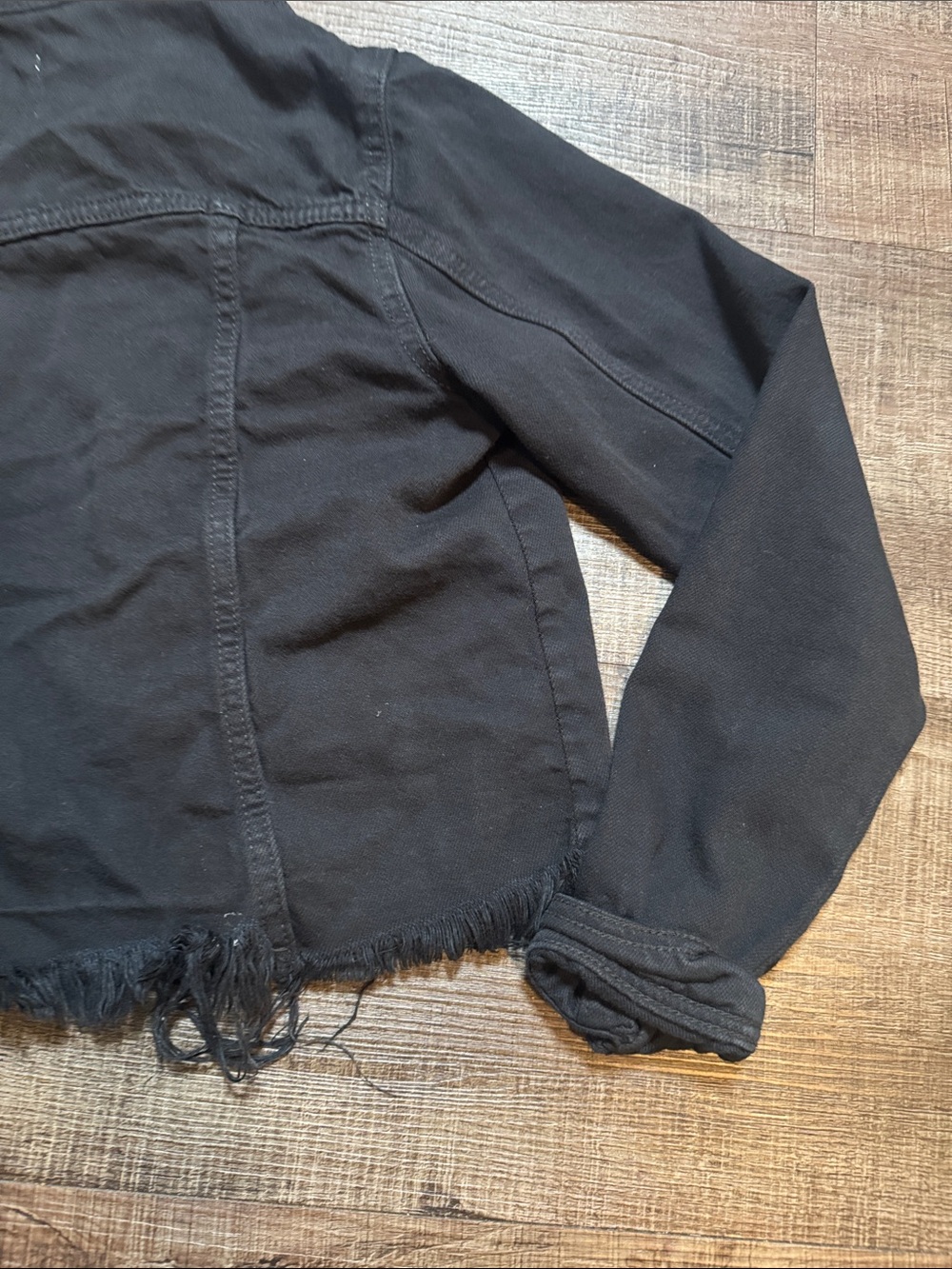 Black Distressed Cropped Denim Jacket - Women - Picture 11 of 12
